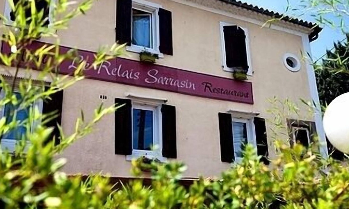 Vezenobres Hotel | Le Relais Sarrasin