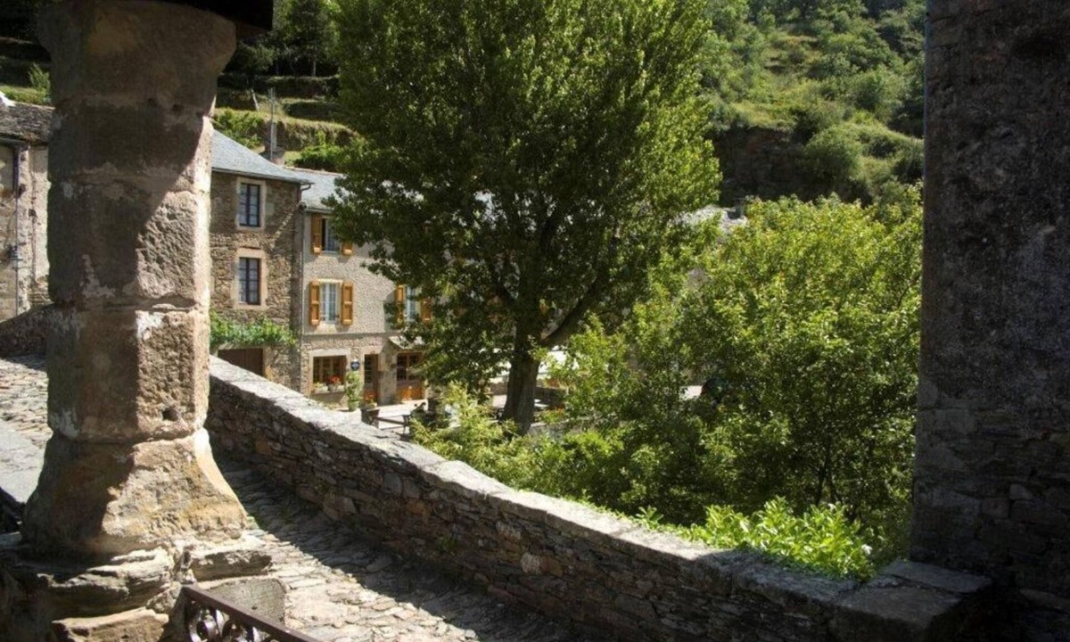 Brousse-le-Chateau Hotel | Le Relays du Chasteau