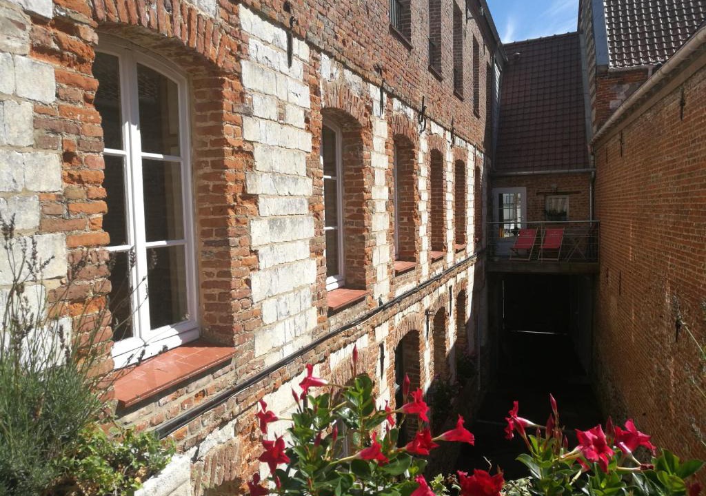 Montreuil-sur-Mer Apartment | Le Renard d'Or