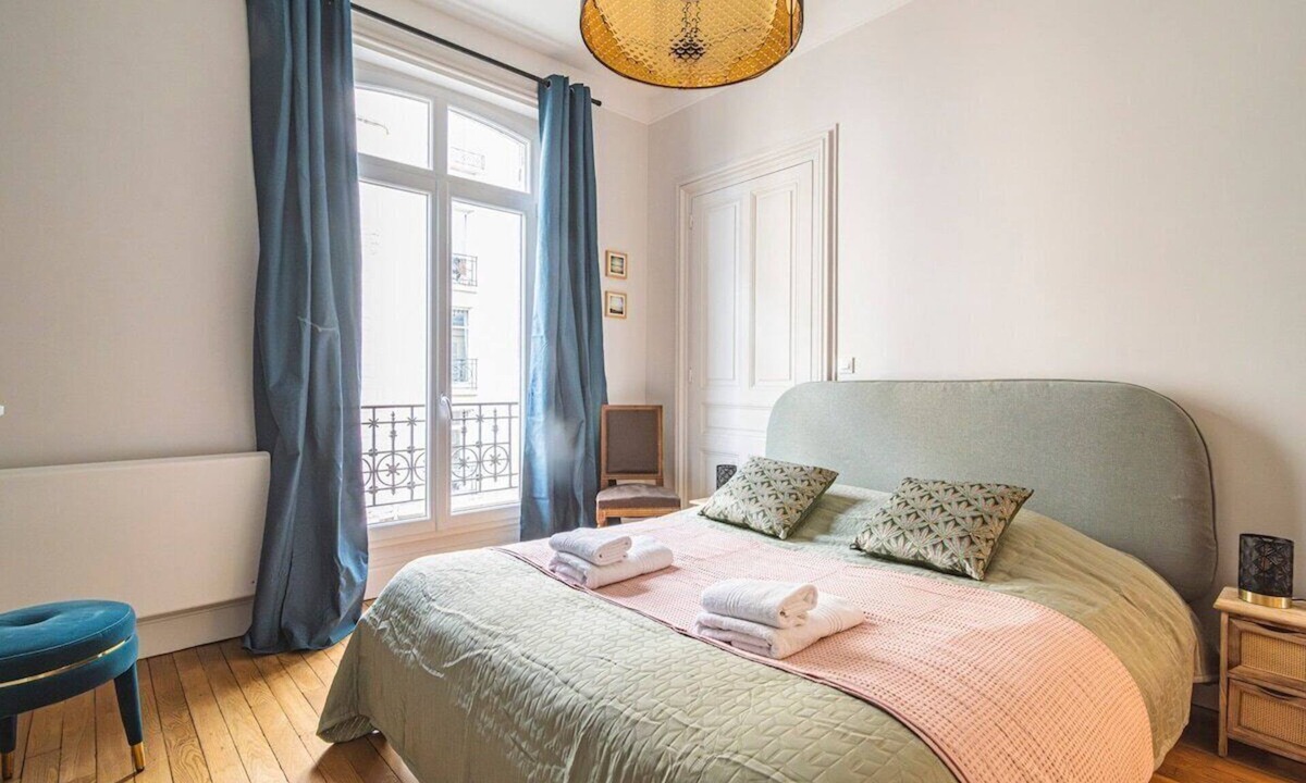 Centre Erlon Apartment | Le Rendez-Vous-Apartment-Private Bathroom