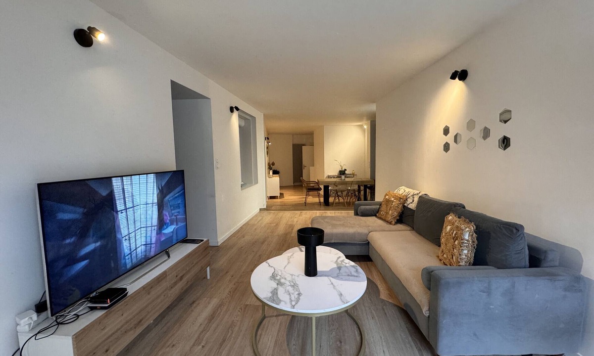 Ecommoy Apartment | Le Repère des Pilotes - Gare - 11 p - Rêve au Mans