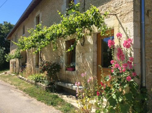 Ivrey Apartment | Le RepAire de La SalAmandre