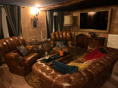 Solre-le-Chateau Apartment | Le Repaire Magique du Grand Sorcier