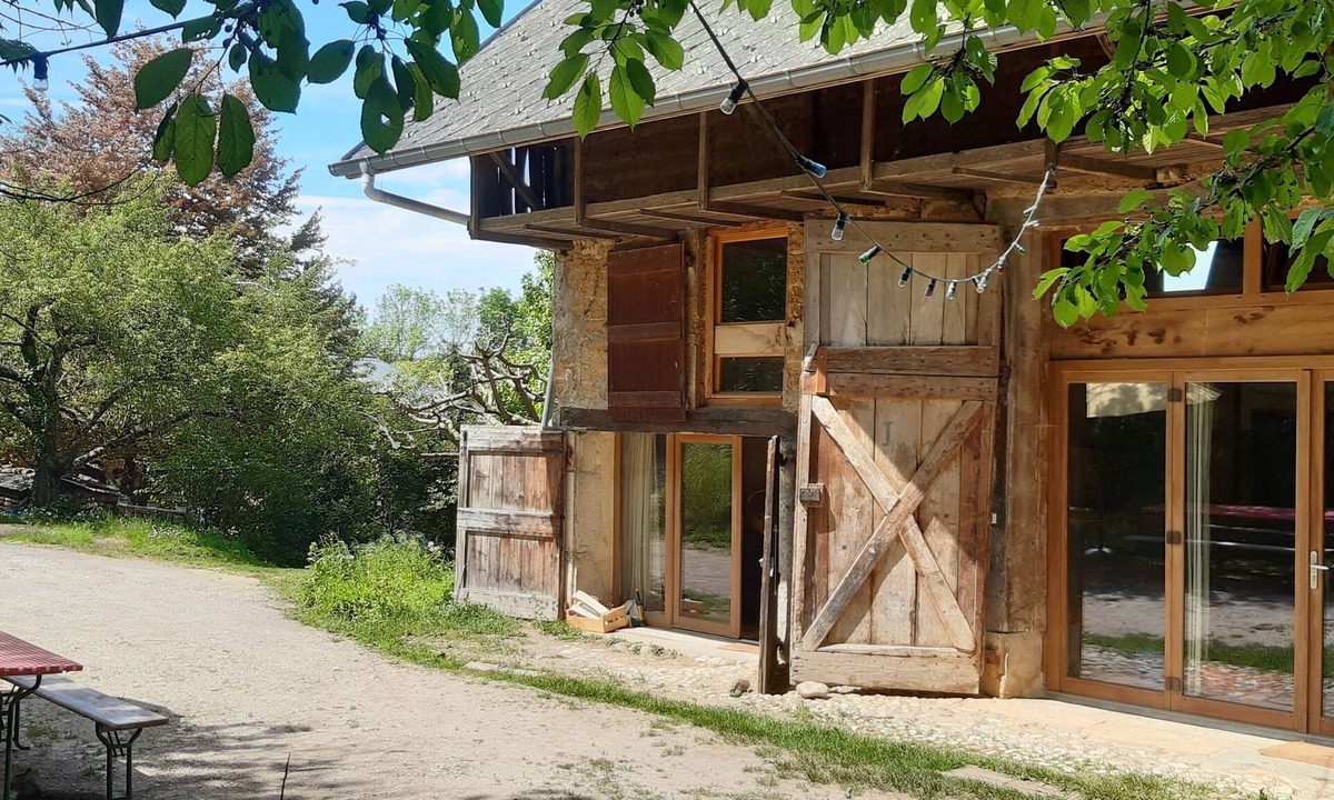 Merlas House | Le Repaire: unusual barn, creative haven