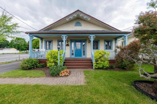 Venise-en-Quebec Ski Chalet | Le Repere du Lac - Lake View Access & Spa