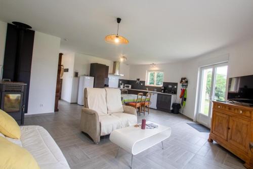 Tocane-Saint-Apre House | Le repere