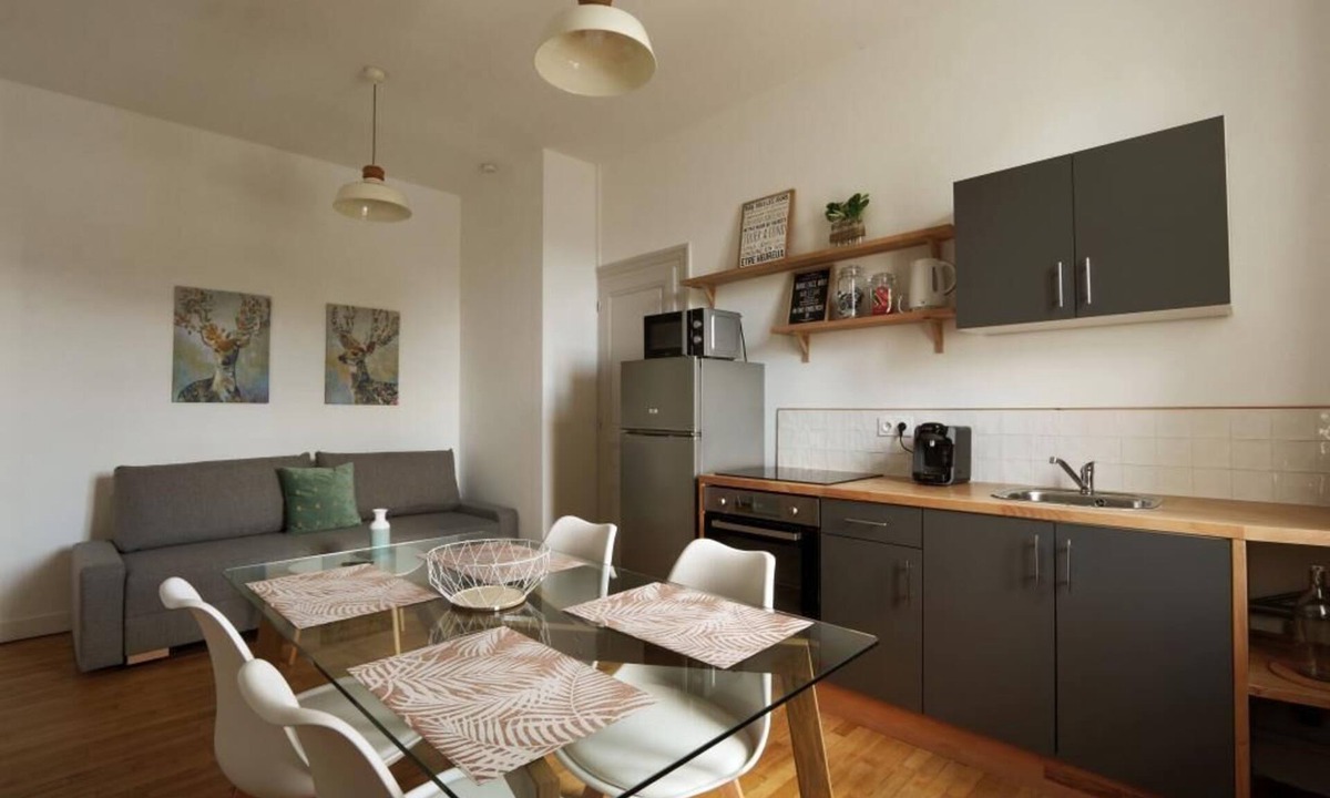 La Fuye-Velpeau Apartment | Le Ronsardien - Quiet, comfortable apartment