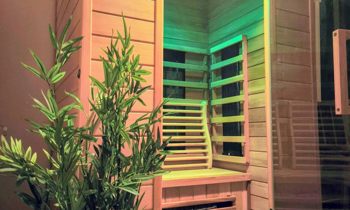 Chateau-Thierry House | Le ROOSEVELT, self-catering cottage with sauna and restaurant (Cave 204)