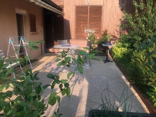 Cranves-Sales Apartment | LE ROSSIGNOL
