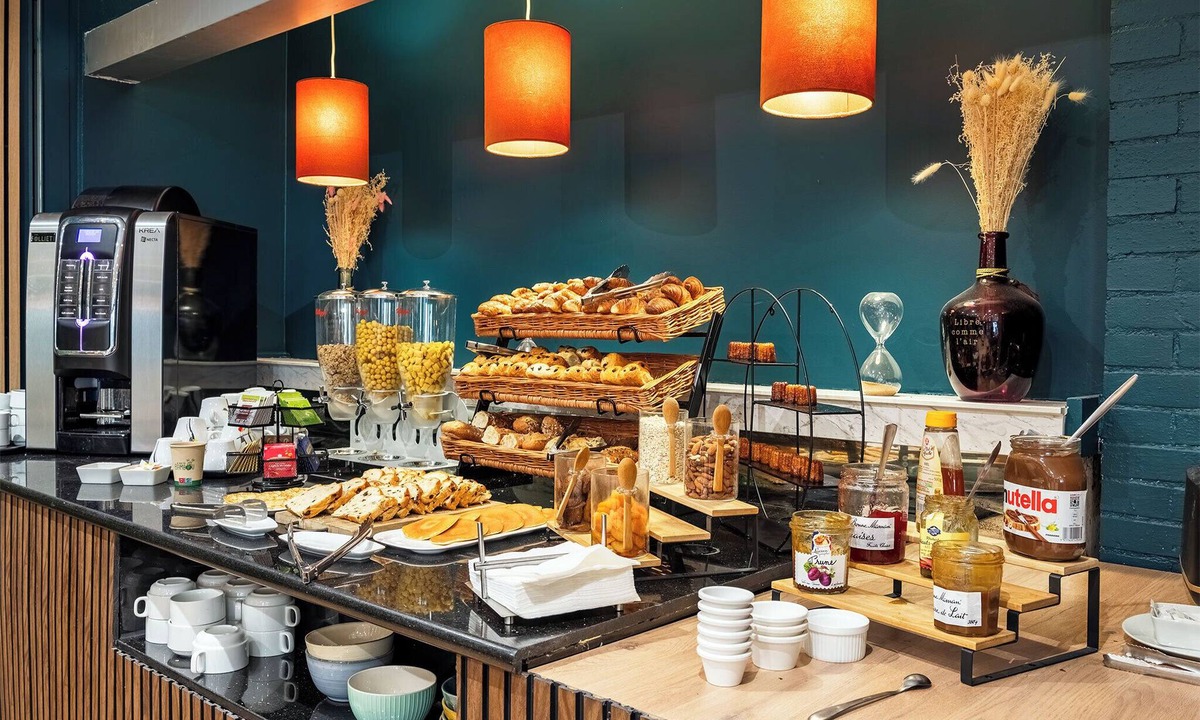 Saint-Laurent-des-Vignes Hotel | Le Roxane