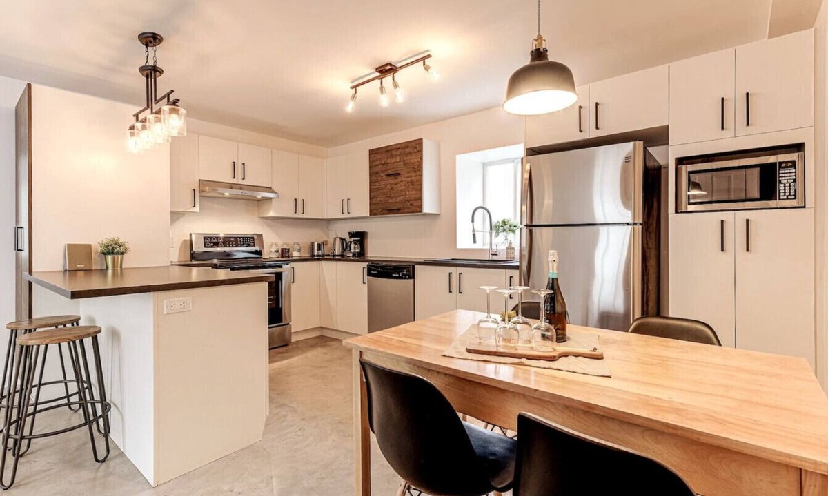 Quartier 5-4 Apartment | Le Royale - Havre de paix-Two Bedrooms