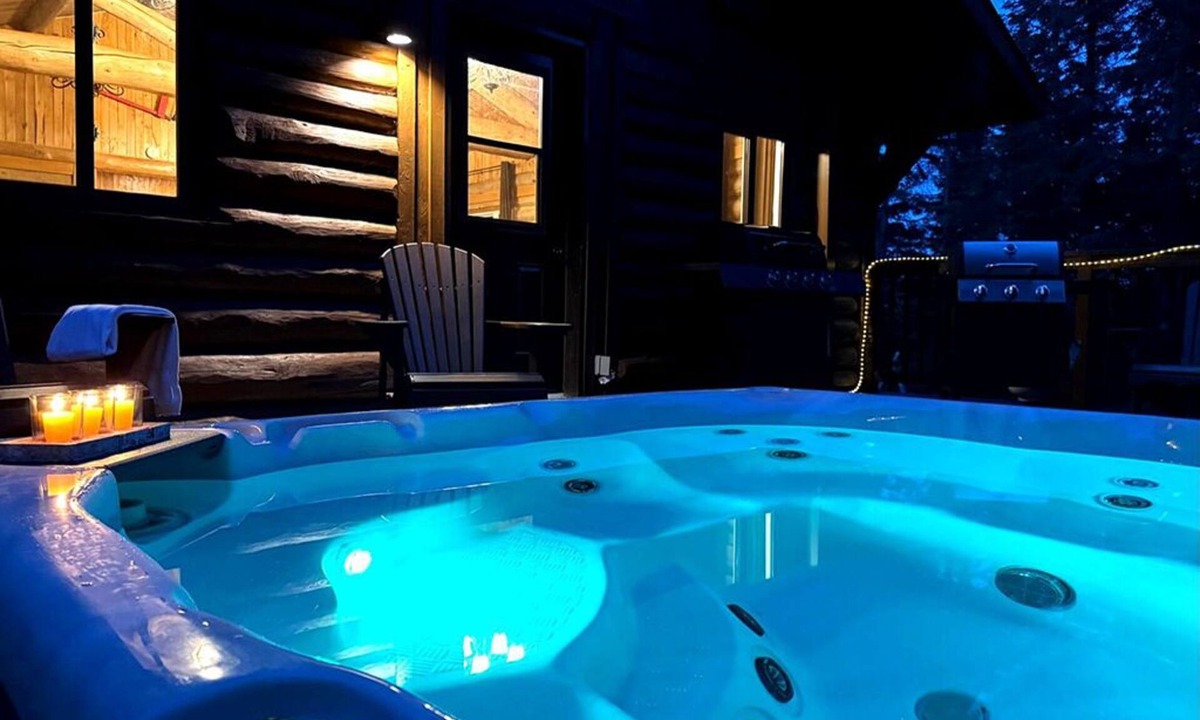 Saint-Luc-de-Bellechasse Ski Chalet | Le RUSTIK SPA privé/Table de Billard/foyer 5 rooms:9 queen-size beds-2 sofa beds