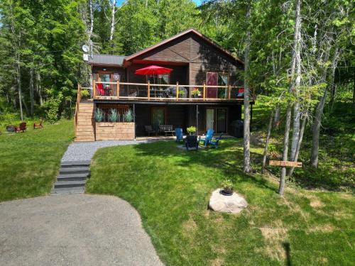 Pohenegamook Ski Chalet | Le Rustique Moderne Detente - Lake Access