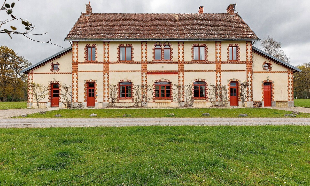 Ambillou Villa | Le Séchoir - Domaine de La Trigalière with Shared Pool