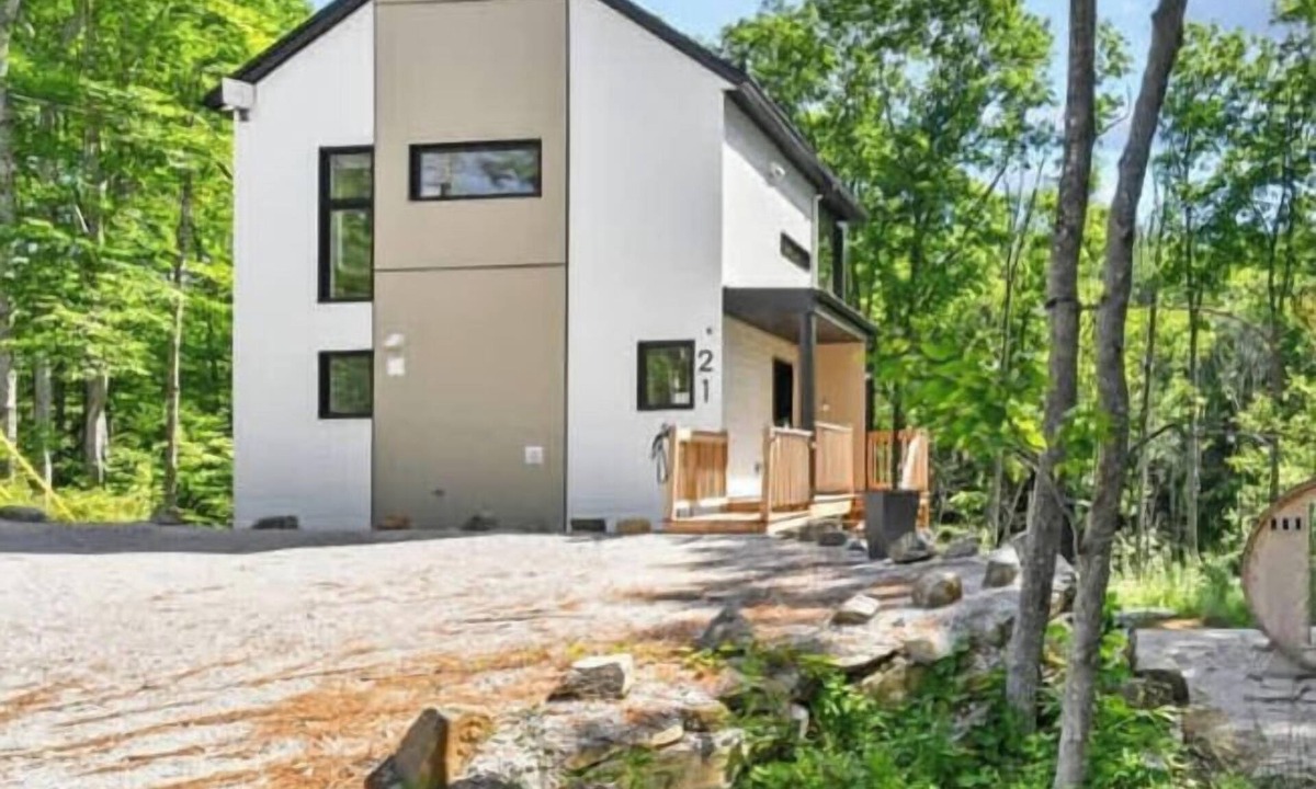 Sainte-Beatrix Ski Chalet | Le Sören - Sauna, Terrace, Fireplace & River