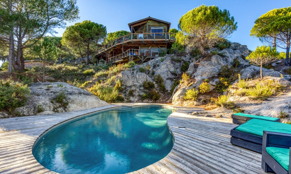 Moureze Bed & Breakfast | Le Sabel - Blue Room B&B with Mountain View, Shared Pool