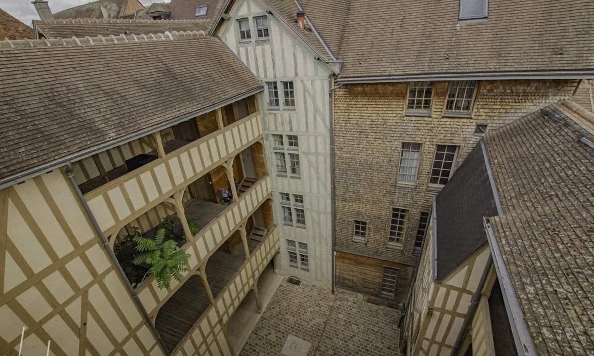 Old Town Apartment | Le Sacré Troyes - TROYES