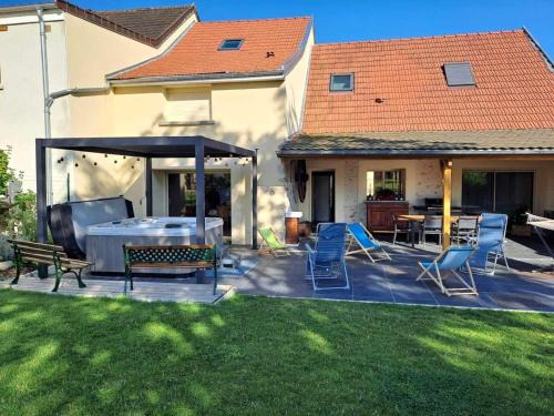 Le Breuil House | Le Sadi Bulle