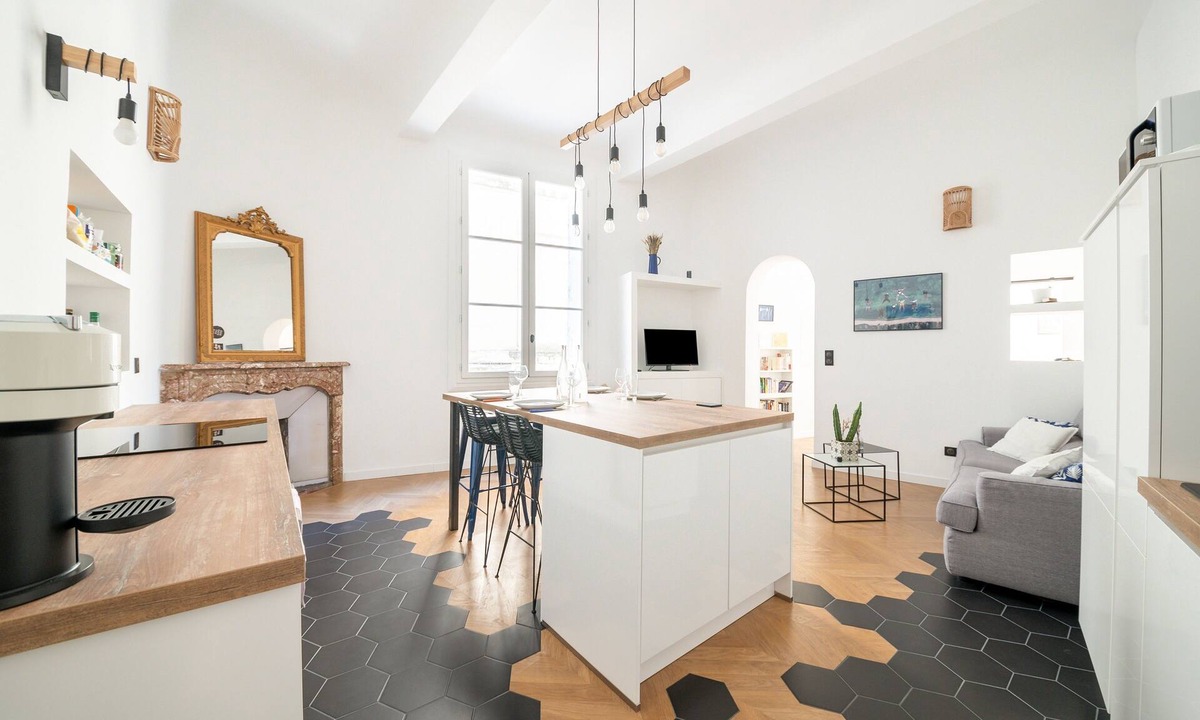 Historic Centre Apartment | Le Saint Firmin - Two Bedroom Apartment, Sleeps 4