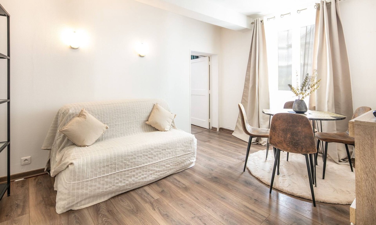 Saint-Geoire-en-Valdaine Apartment | Le Saint-Geoirien - Duplex pour 4