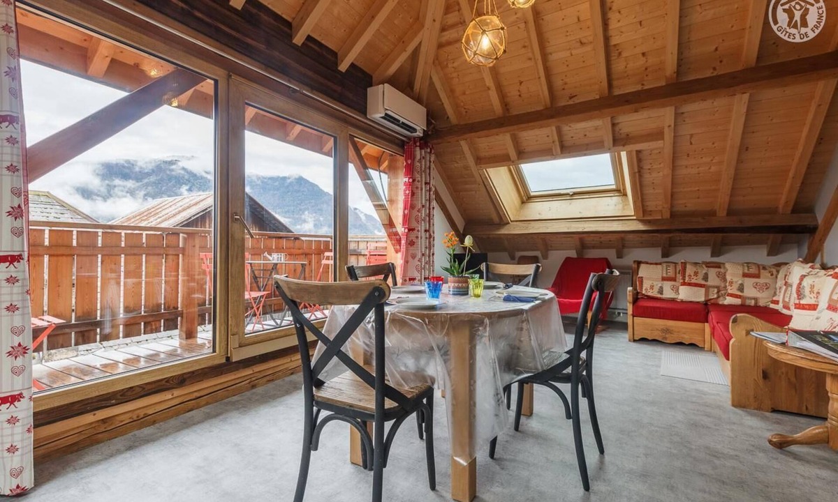 Aiton House | LE Sarto DU Gust - Aiton