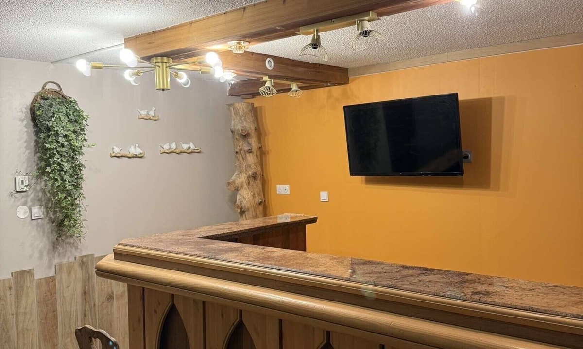 Bellevaux Apartment | Le Savoyard - Bar & Jacuzzi