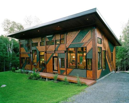 Val David Ski Chalet | Le Sculptural Nature Escape, hot tub, Billiards