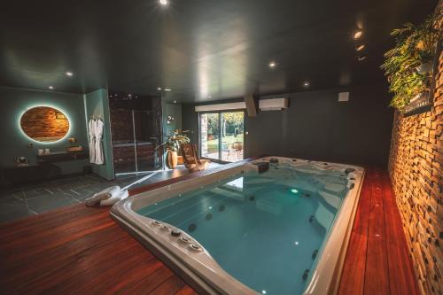 Argentre-du-Plessis Apartment | Le Secret de l'Elixir