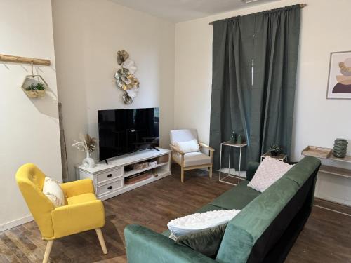 Brive-la-Gaillarde Villa | Le Sejour Pagnon - 3 Chambres