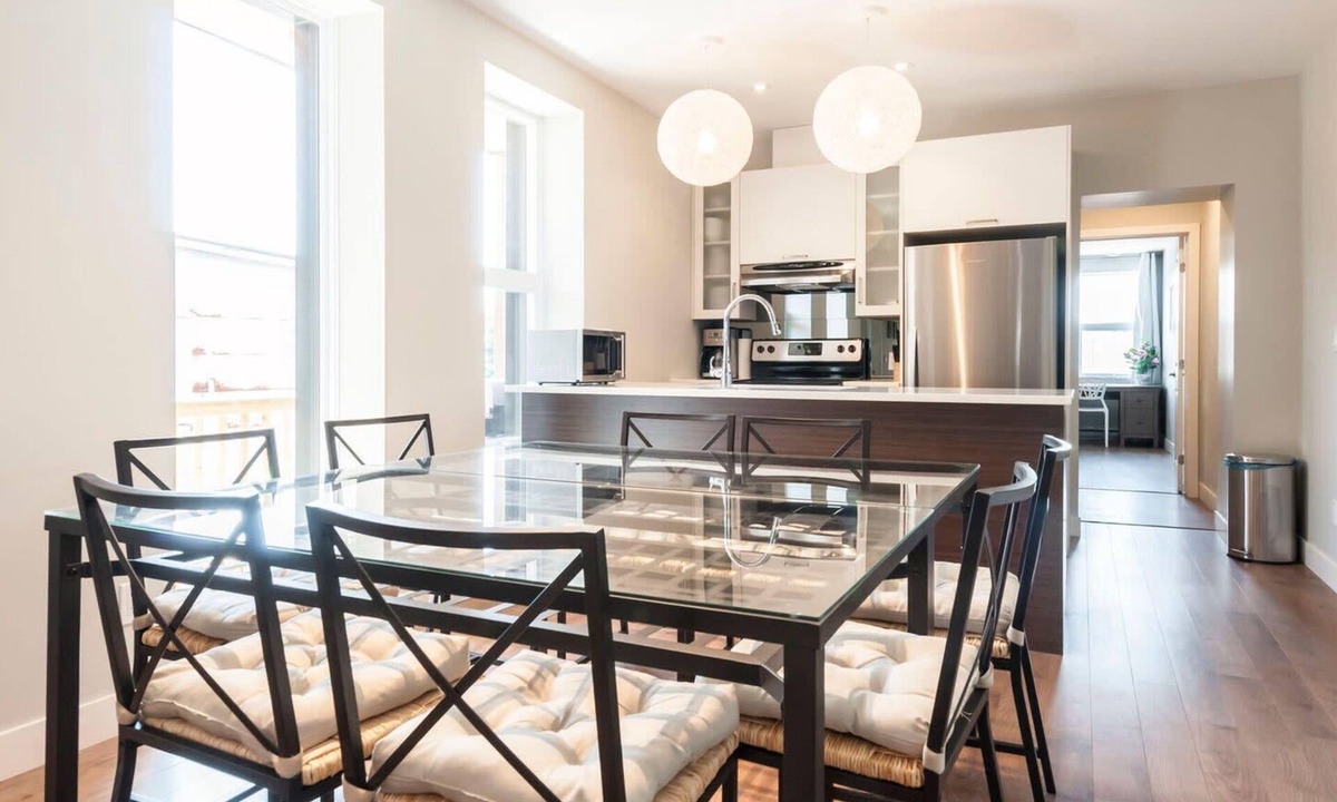 Plateau Mont Royal Apartment | Le SKY : Spacious Apartment in the Heart of the Plateau with Private Deck