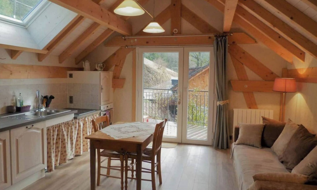 Talloires-Montmin Cottage | Le Solaret - Gîte cosi with view - PMR