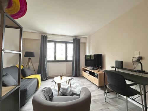Limoges Apartment | Le Sombrero, central avec parking