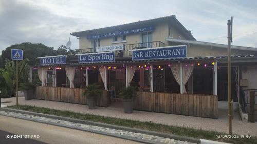 Beaumont-sur-Leze Hotel | LE SPORTING