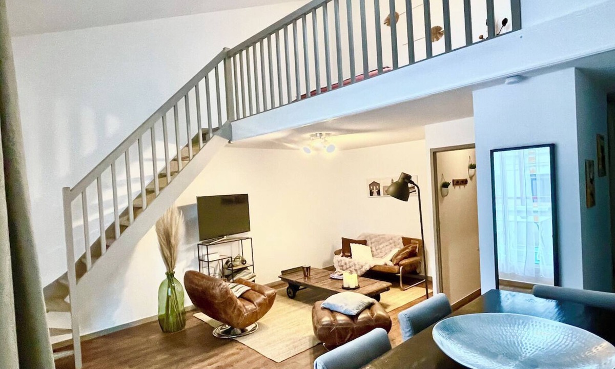 Cholet Apartment | Le STAND' Gambetta, DUPLEX STANDING downtown, quiet and comfortable