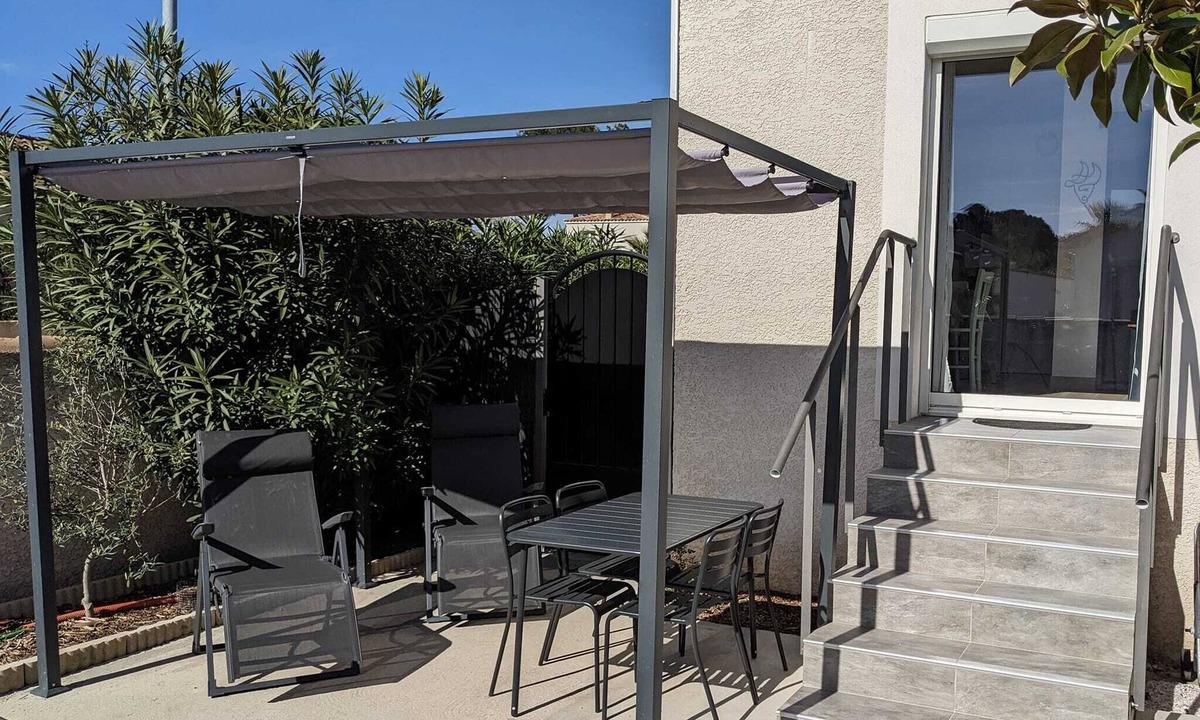 Balaruc-les-Bains House | Le Stud'Thau Balaruc, Charming Cocoon (outside & parking)