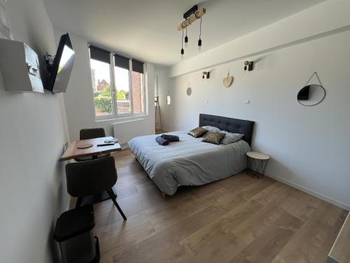 Lens Apartment | Le Studio Chic