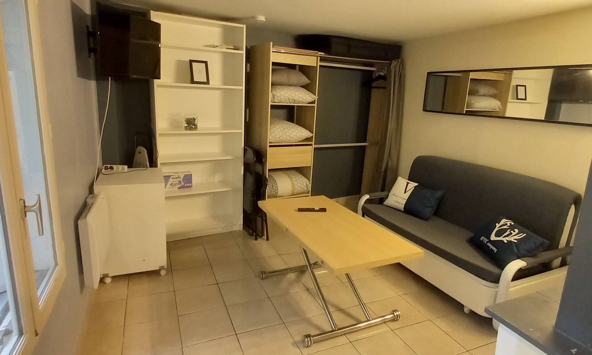 Clermont Apartment | Le Studio du repos en arrière cour