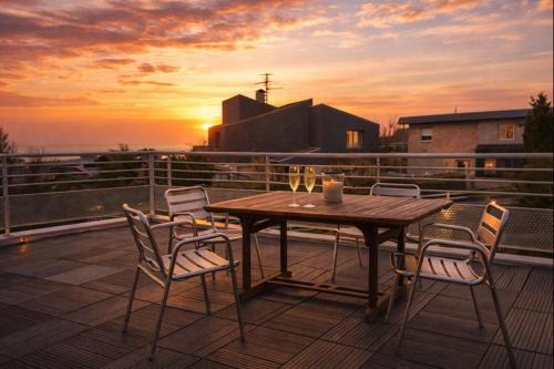 Saint-Martin-du-Littoral Apartment | le Sunset Loft 88 maison neuve et moderne