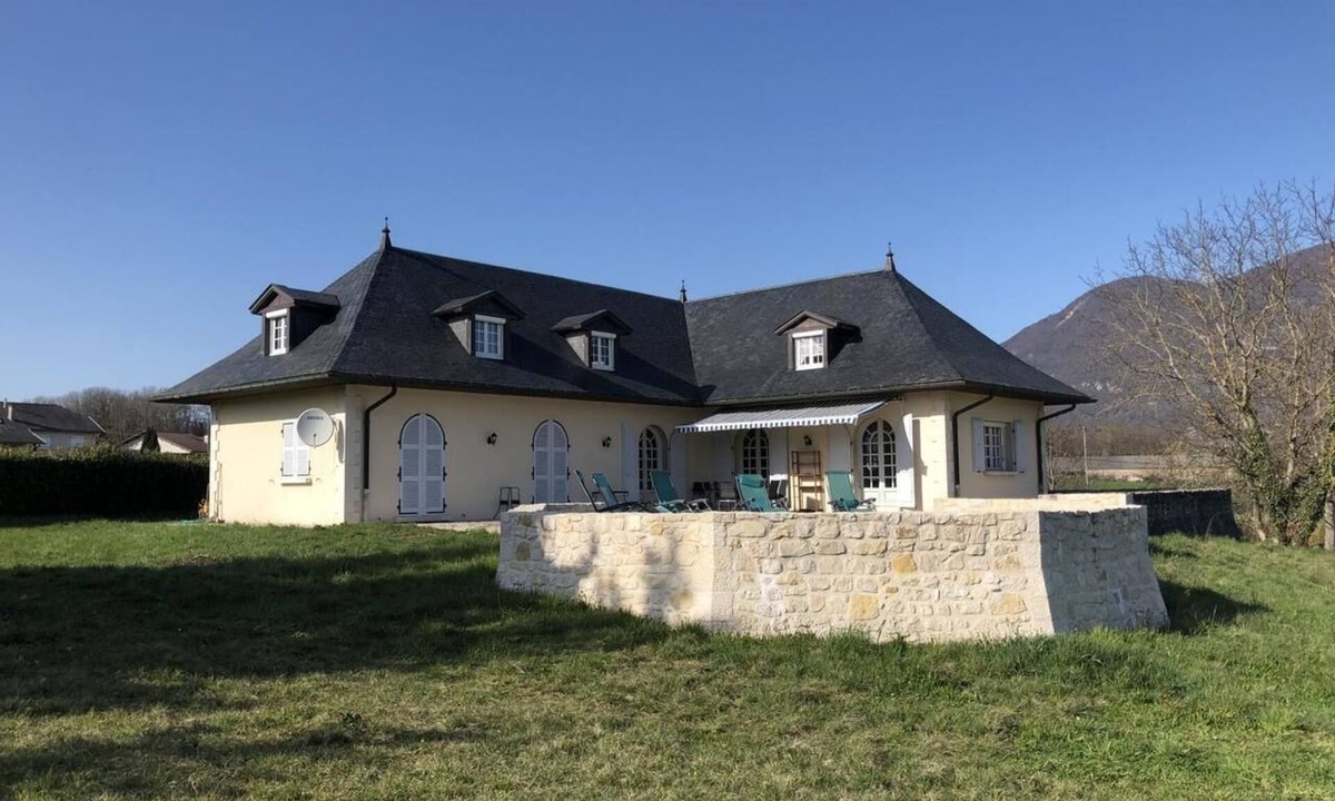 Ceyzerieu House | Le Sycomore - CEYZERIEU