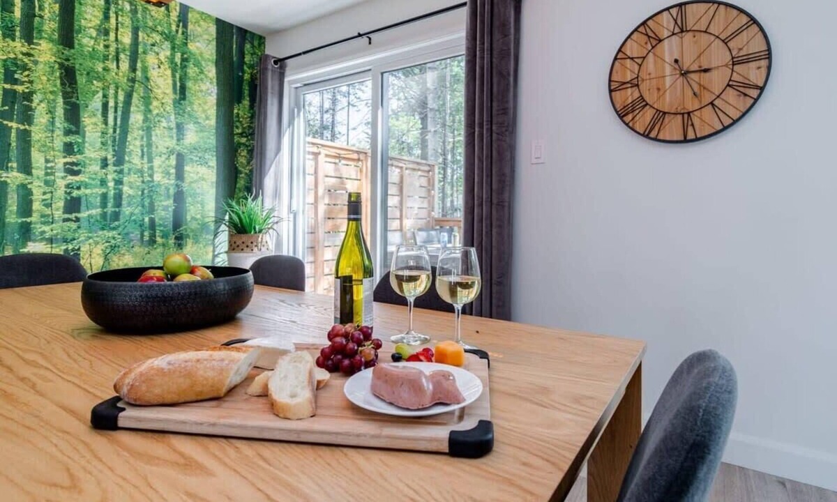Pont-Rouge Ski Chalet | Le Taïga | Pool Table Nature Pet Friendly