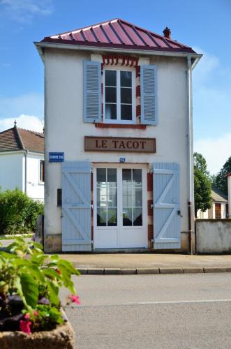 Pont-de-Poitte House | Le Tacot