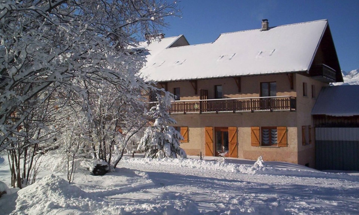 Albiez-Montrond House | LE TALAPET - CONFETTI