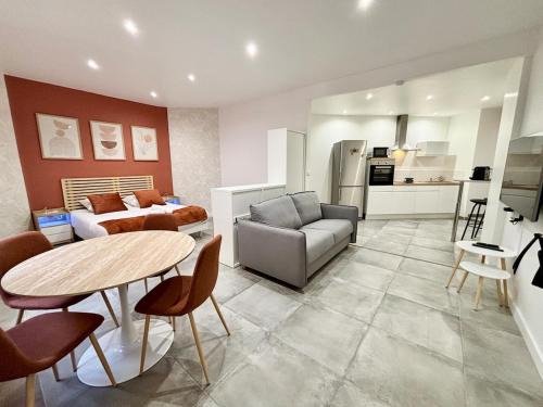 Faubourg Saint-Jacques Apartment | Le Terracotta, Spacieux & Elégant, Hyper centre