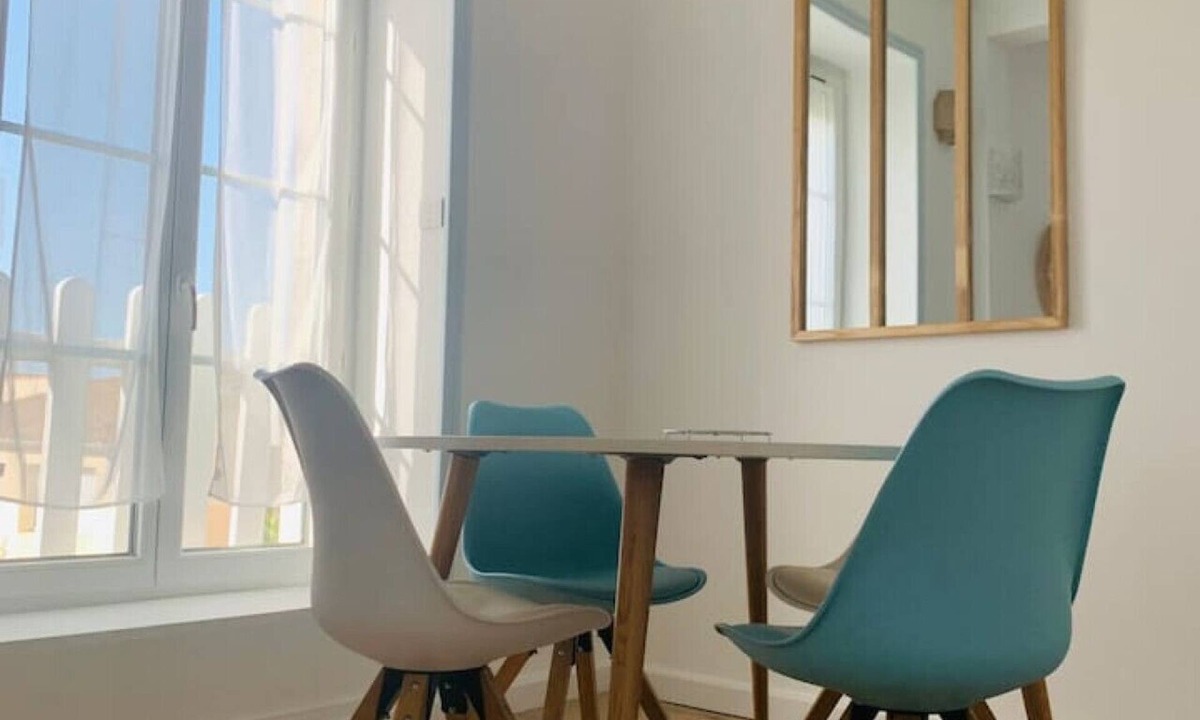 Rochefort Apartment | "Le Thalassa" Hyper Centre Rochefort, Idéal curistes ! Classé 2*