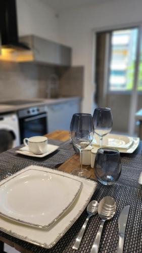 Perralliere Apartment | Le Tolstoï chic