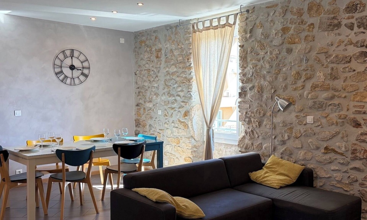 Vallon-Pont-d'Arc Apartment | 🌿 Le torrent, gîte 100 m2, village center, in renovated house with 4 gîtes