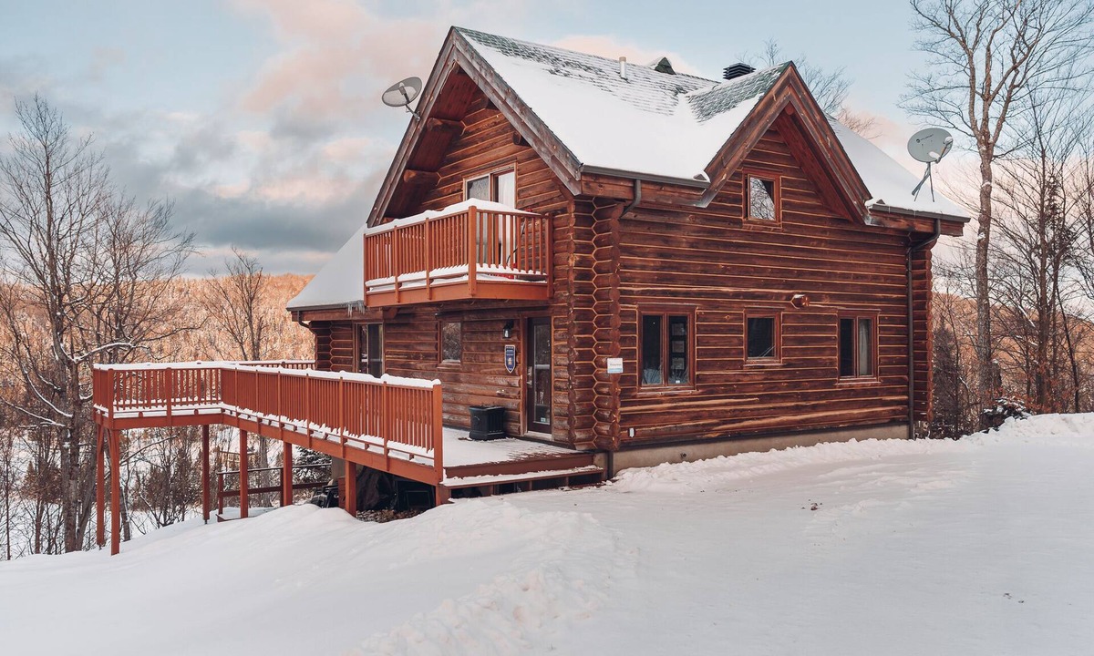 Saint-Faustin-Lac-Carre Ski Chalet | Le Tranquille - Magnificent view - SPA and Billiards