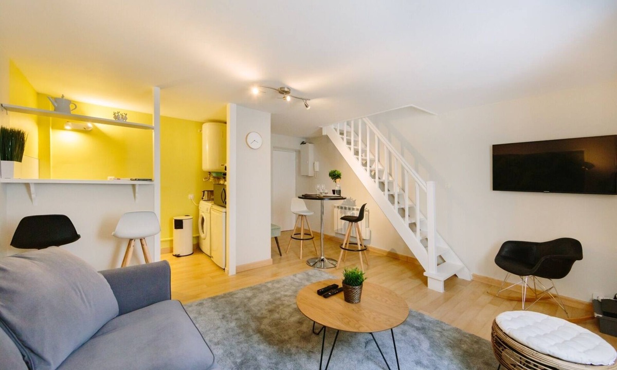 Dobree-Bon Port Apartment | Le Trendy - Charmant Duplex