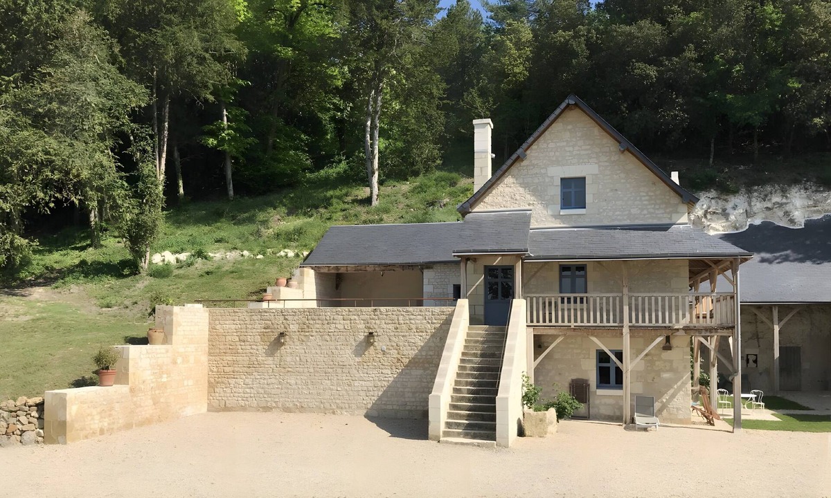 Cravant-les-Coteaux Apartment | Le Trianon Isabelle de Maillé – Relais du Château de Sonnay Holiday Homes