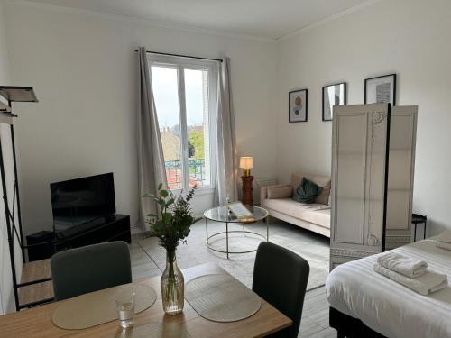 Vierzon Apartment | Le Vésuve - arrivée autonome